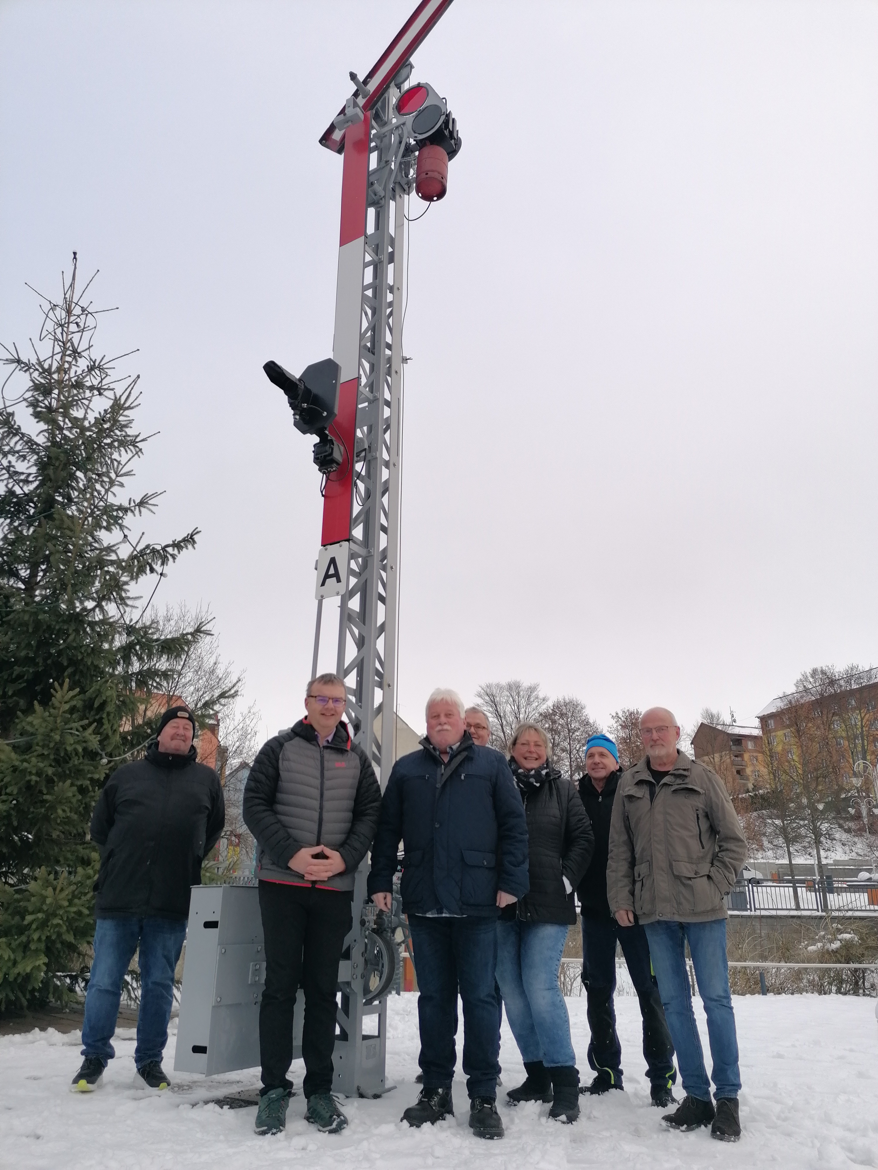 Vertreter des Preisträgervereins vor Ort